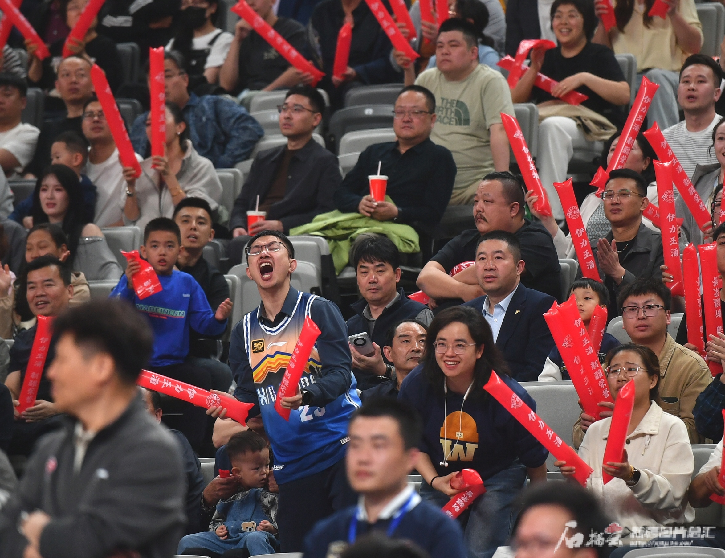 包含新疆广汇训练开放日，冲刺阶段再遭质疑引欢呼，法国杯在即，训练强度明显提升的词条-南宫网址