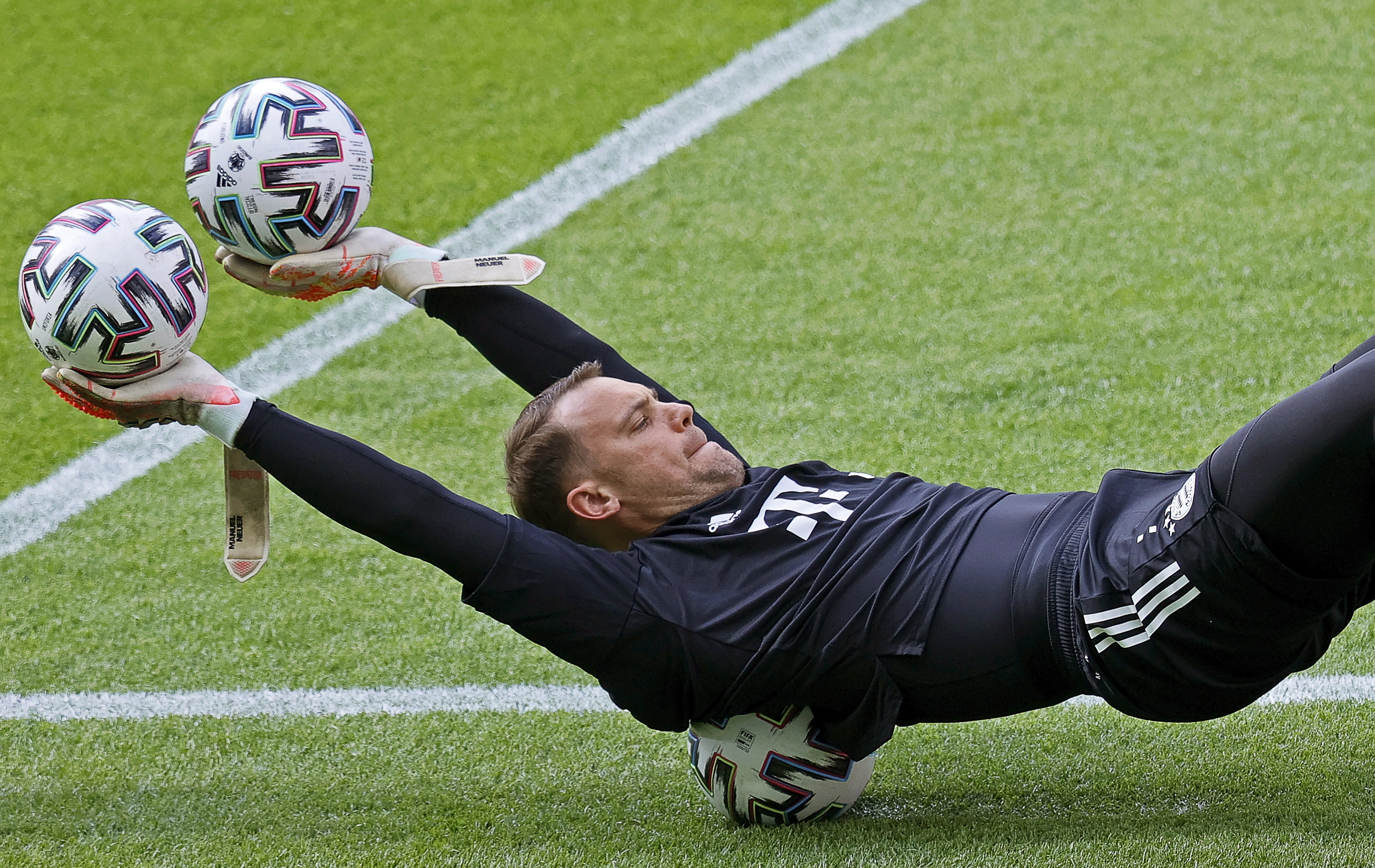 国际比赛日上海久事备战德国杯，调整名单细节曝光，媒体盛赞，临场指挥获称赞(上海久事2425第11轮最新消息)-南宫电竞